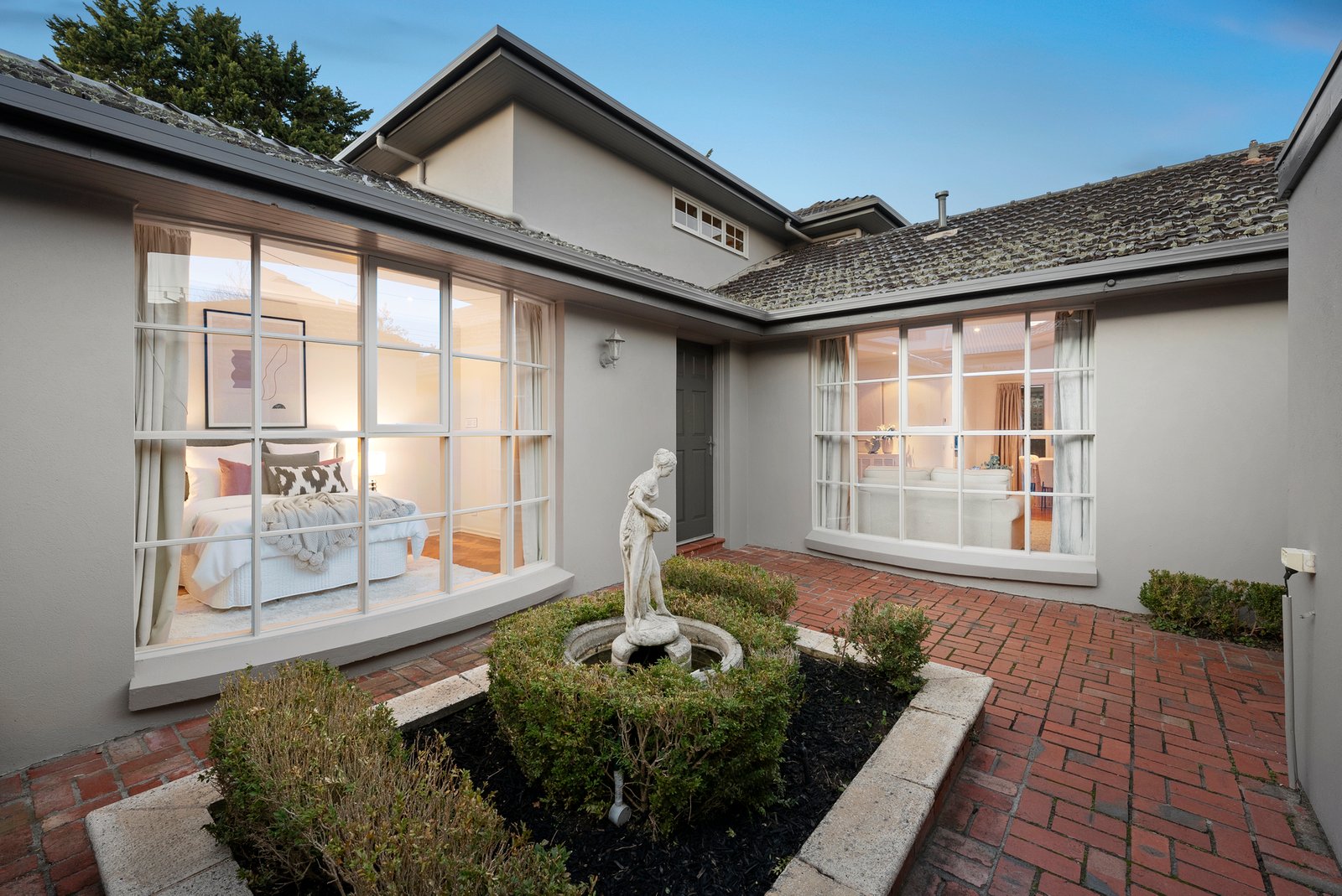 Gallery: 19 Pacific Boulevard