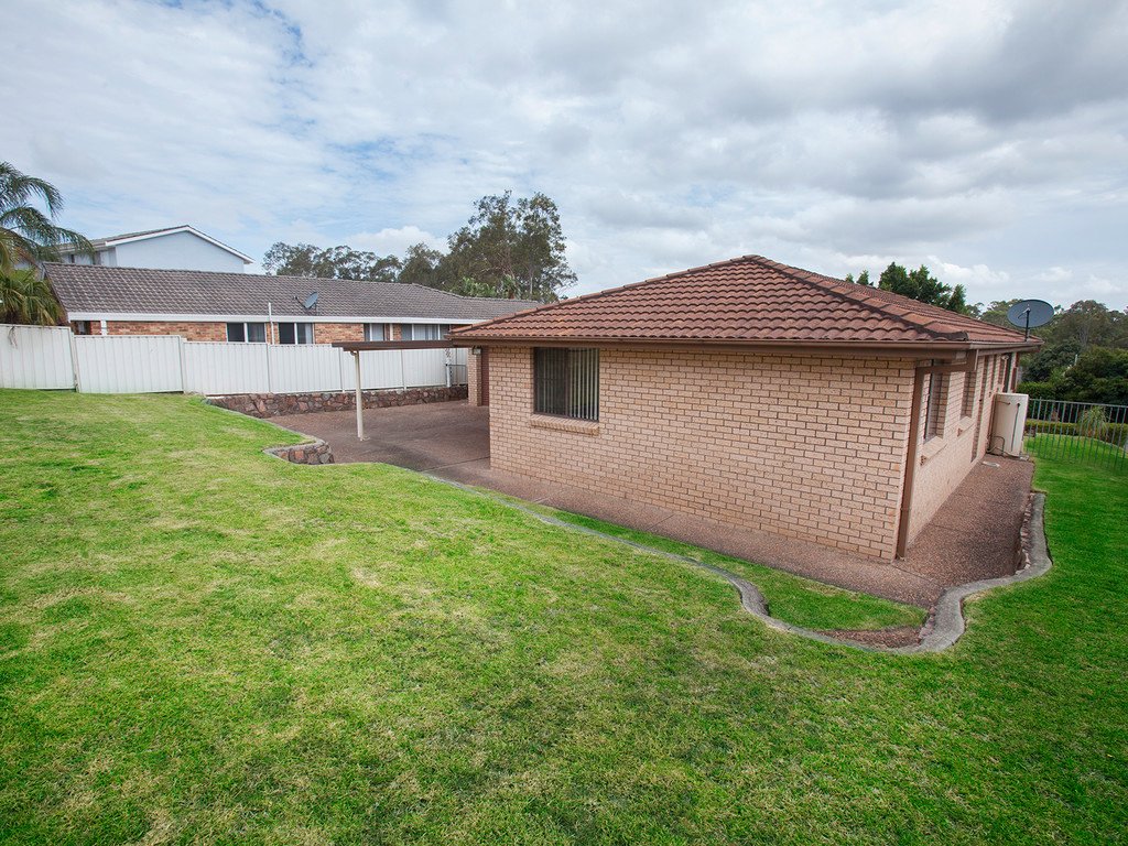 19 Pacific Crescent ASHTONFIELD 12