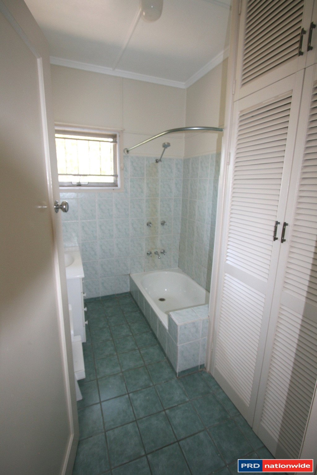 19 Park Street BANYO 6