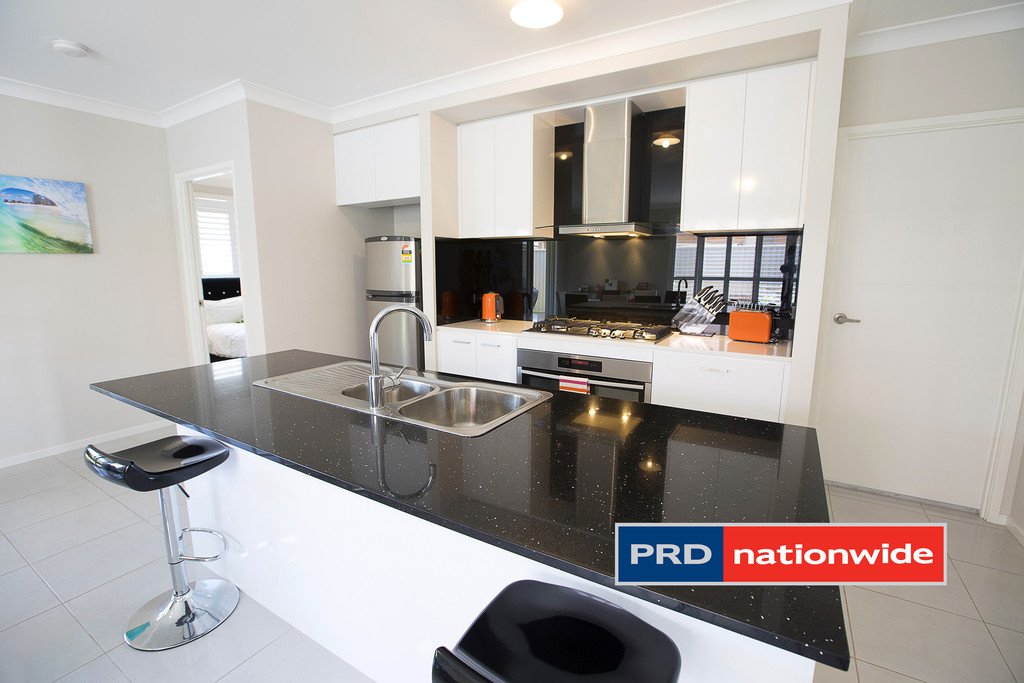 19 Patanga Crescent JORDAN SPRINGS 3