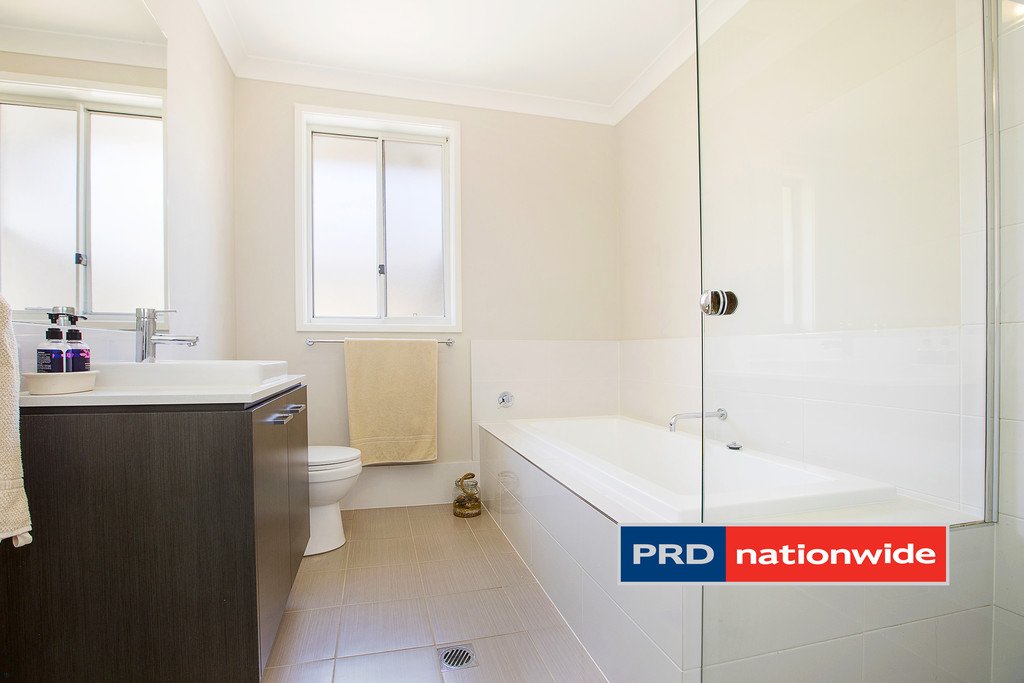 19 Patanga Crescent JORDAN SPRINGS 6