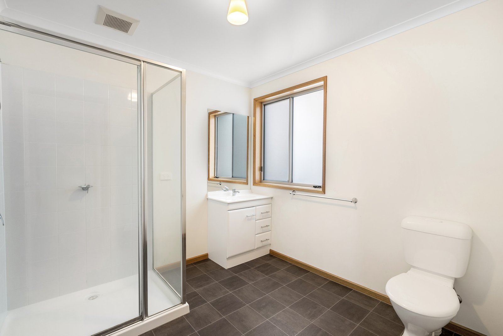 19 Peronne Court BRIGHTON 5