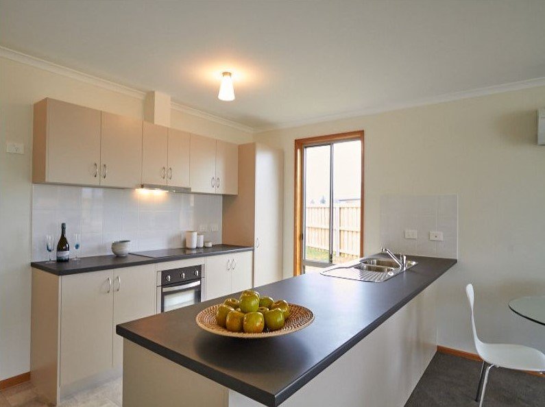 19 Peronne Court BRIGHTON 5