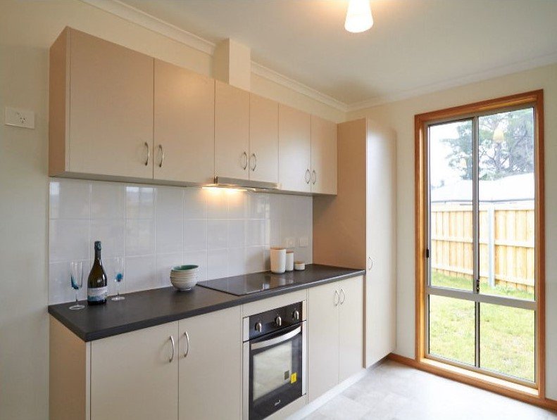 19 Peronne Court BRIGHTON 6