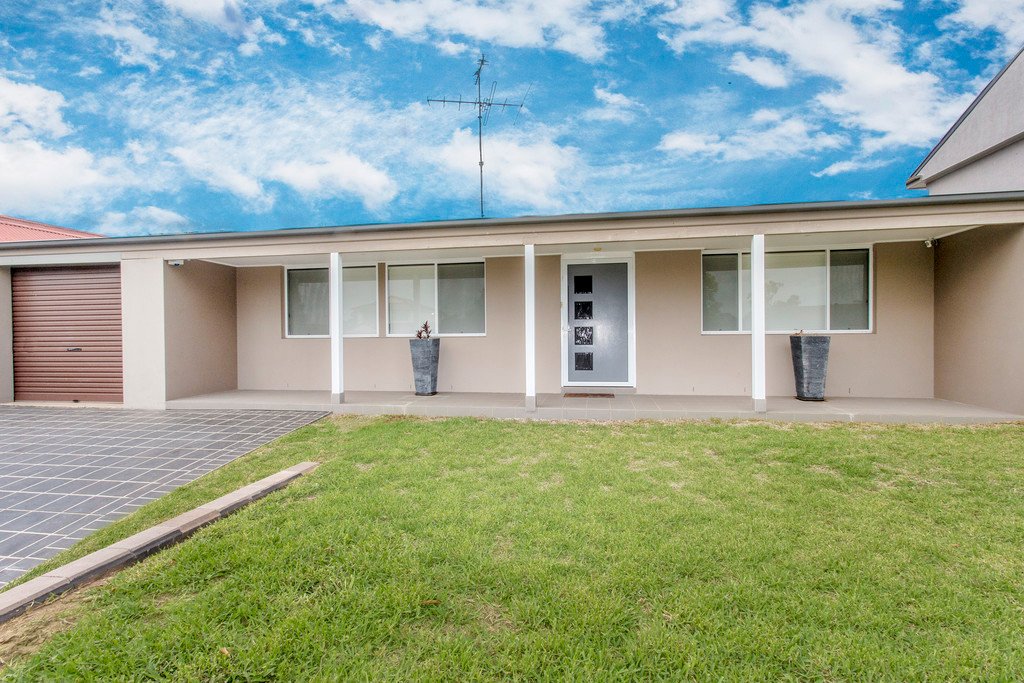 19 Ploughman Crescent WERRINGTON DOWNS 2