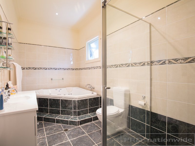 19 Queen Street LORN 4