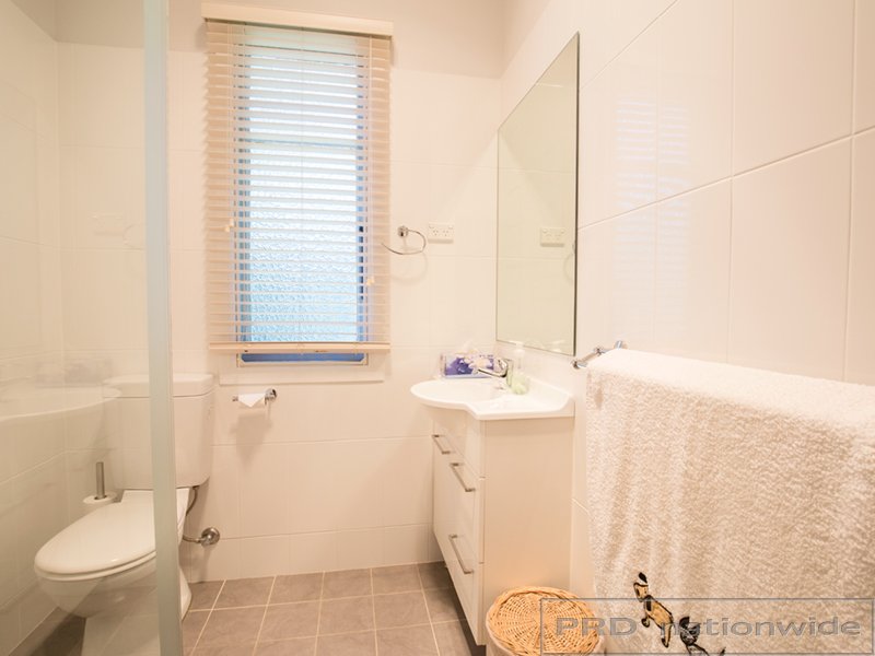 19 Queen Street LORN 5