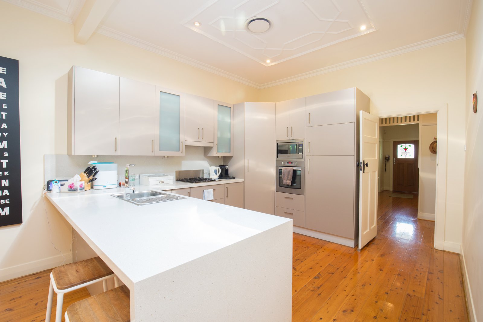 19 Queen Street LORN 5