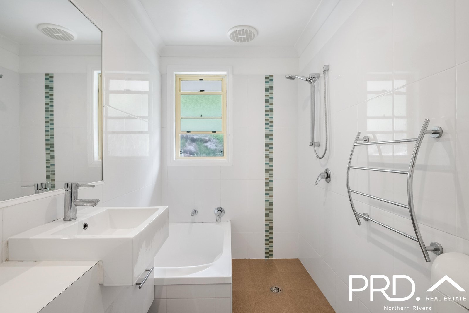 19 Redwood Grove GOONELLABAH 13