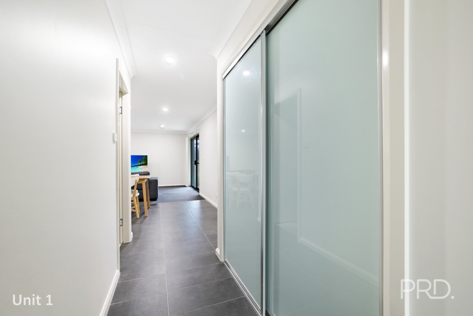 1/9 Reginald Drive KOOTINGAL 11