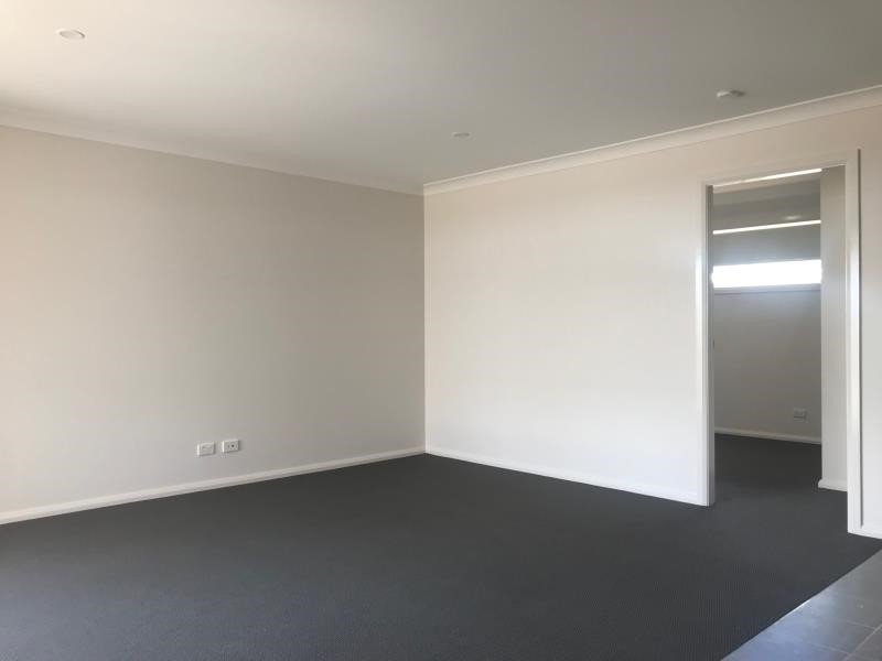 1/9 Reginald Drive TAMWORTH 3