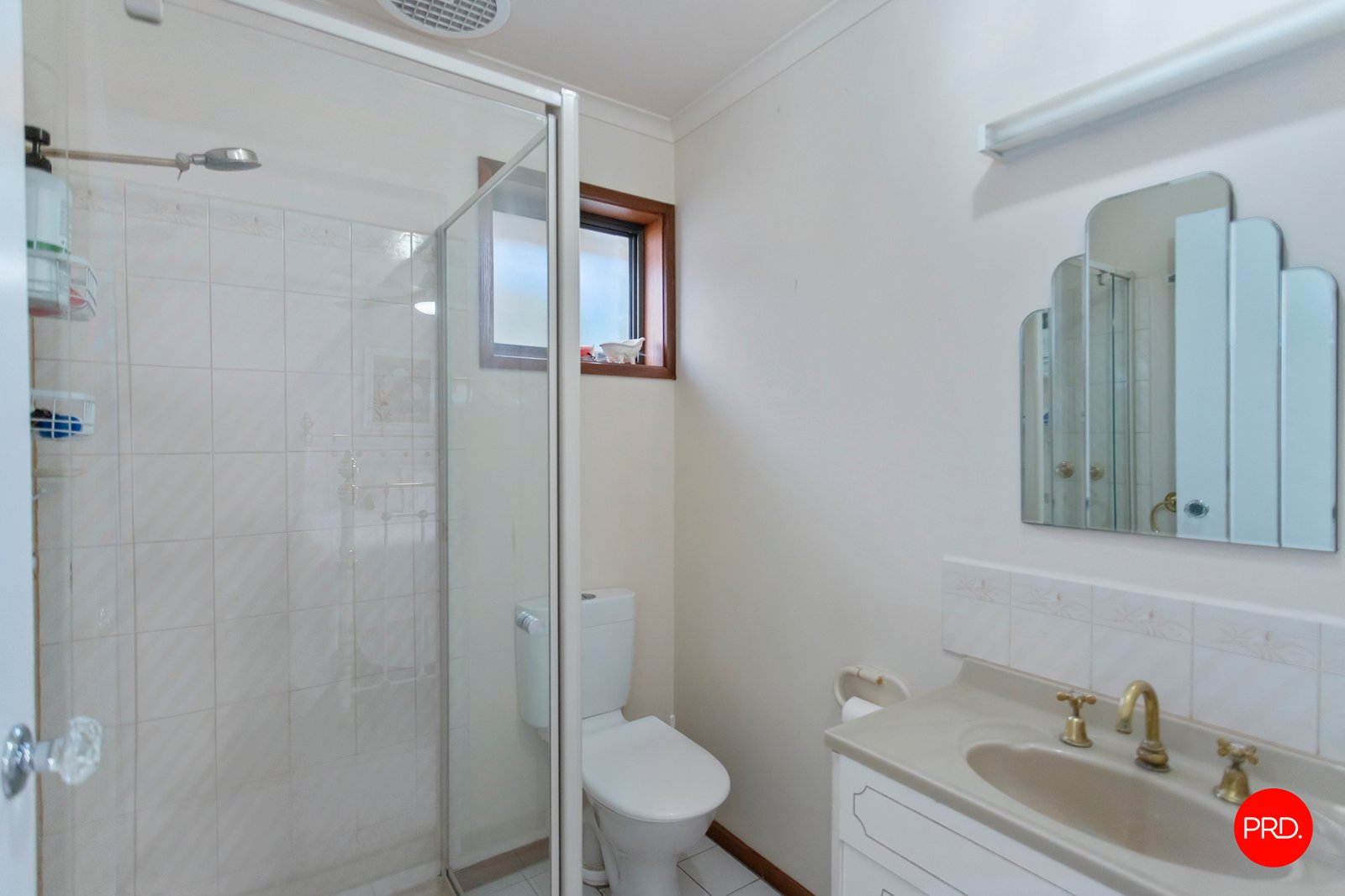 19 Ridgeway Crescent KENNINGTON 10