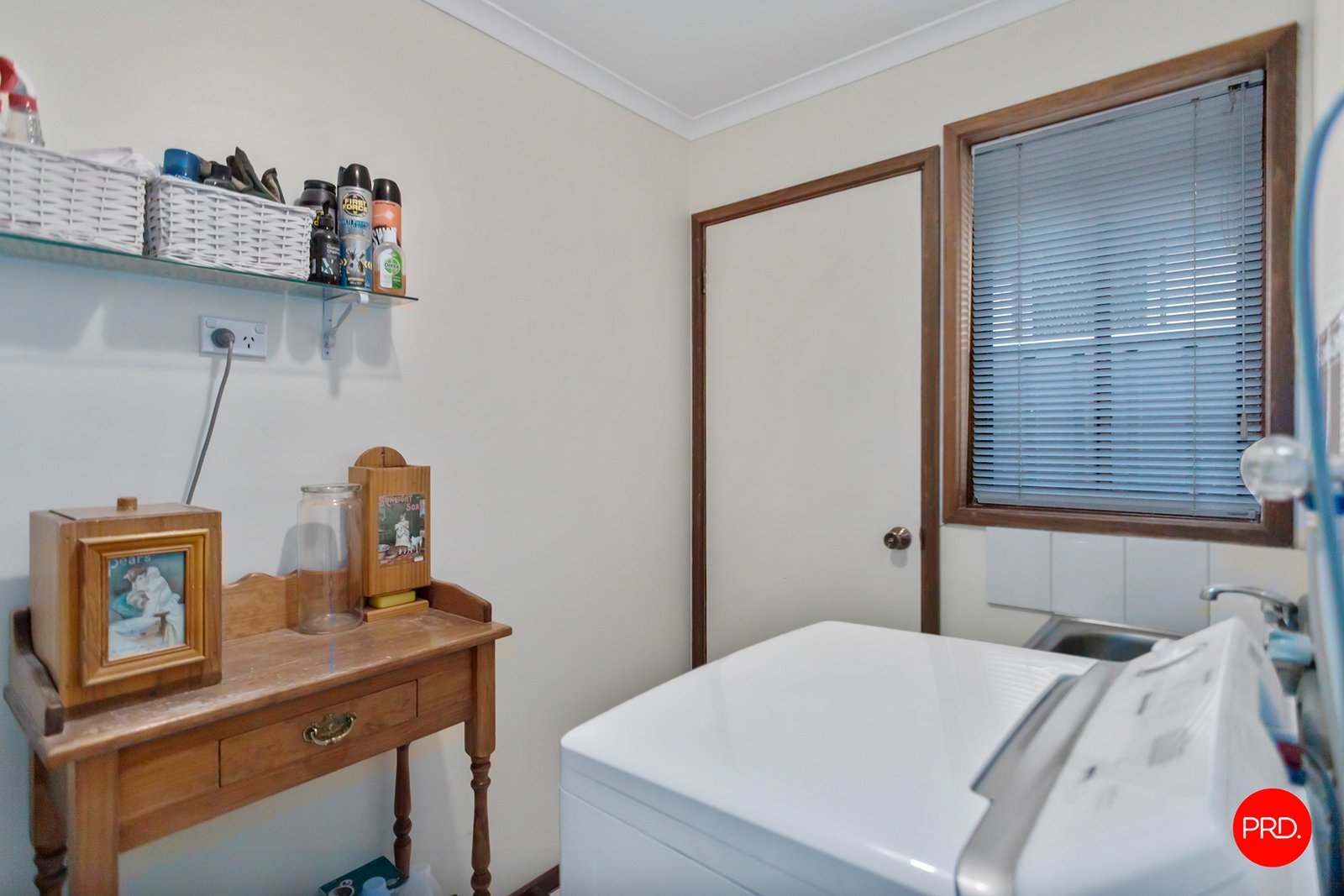 19 Ridgeway Crescent KENNINGTON 11