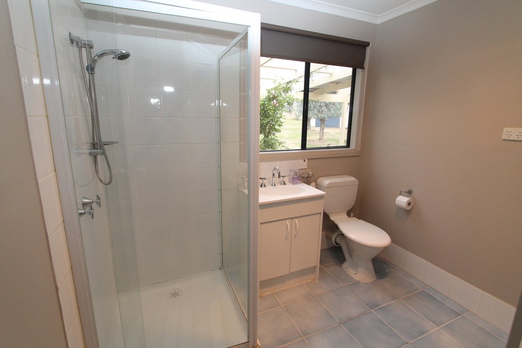 19 Rifle Range Road LEXTON 10