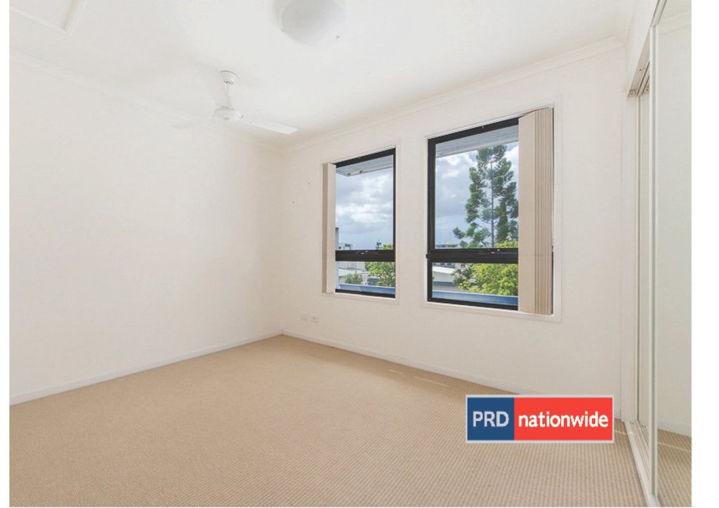 19 Riverwalk Avenue ROBINA 8