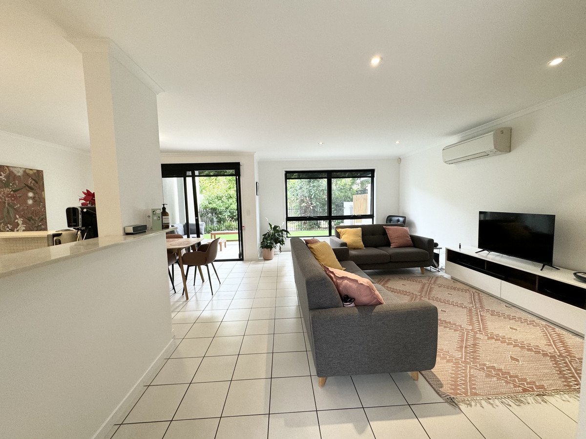 19 Riverwalk Avenue Robina 11