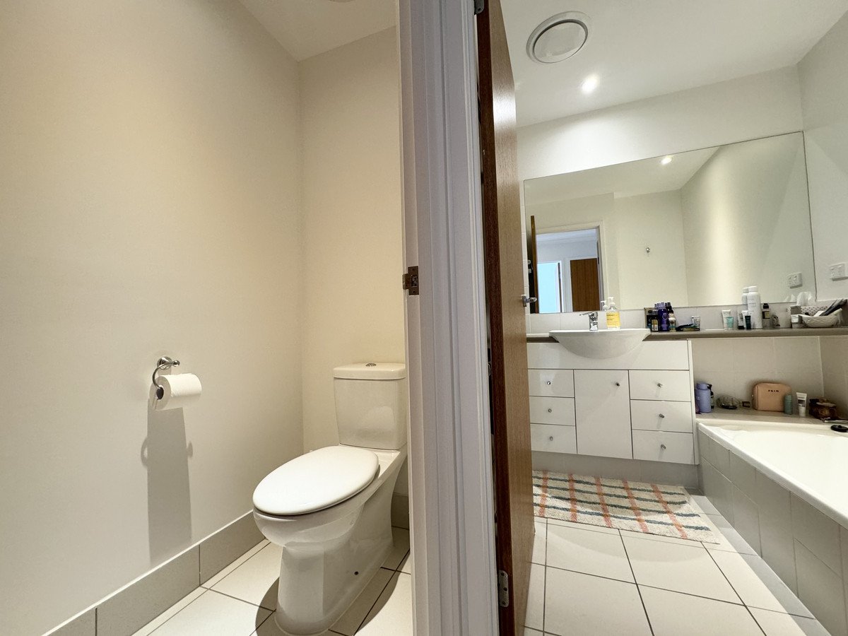 19 Riverwalk Avenue Robina 27