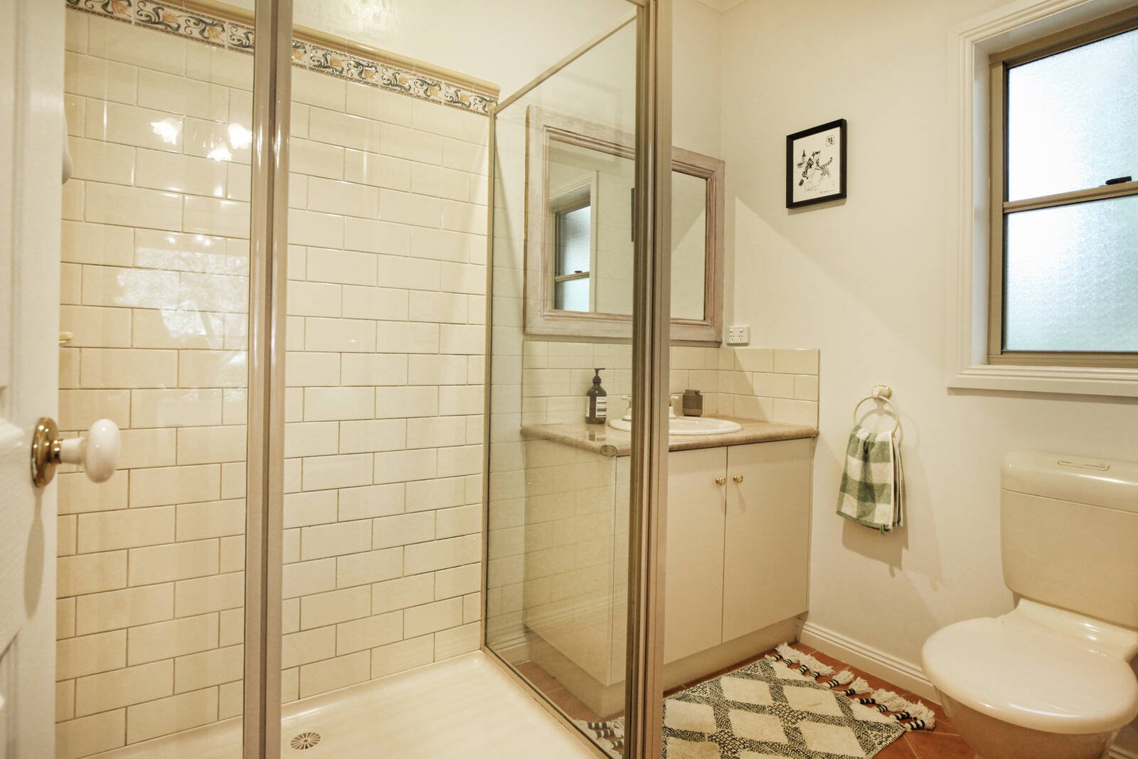 Real Estate and Property in 19 Rodney Drive, Woodend, VIC