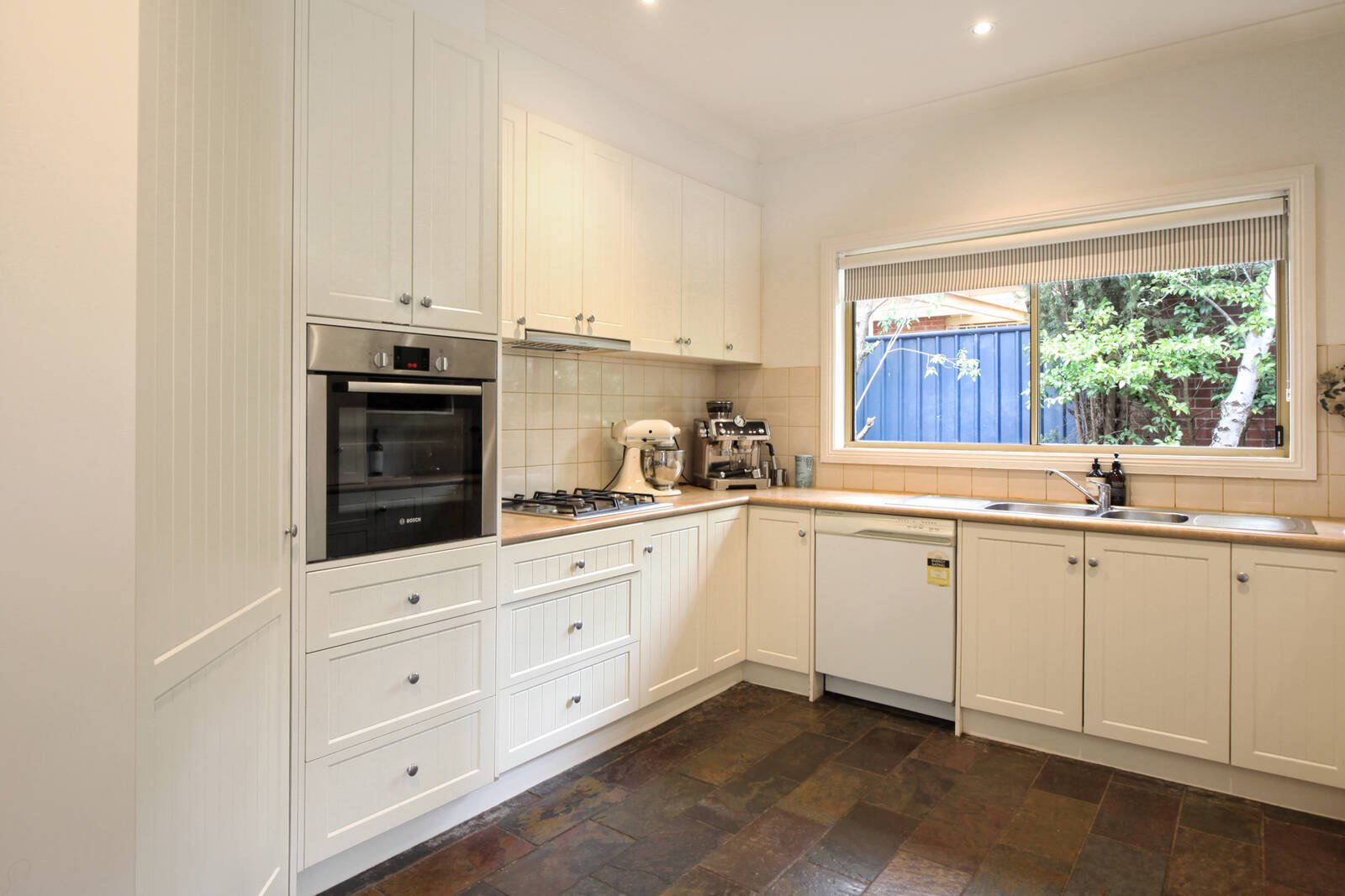 Real Estate and Property in 19 Rodney Drive, Woodend, VIC