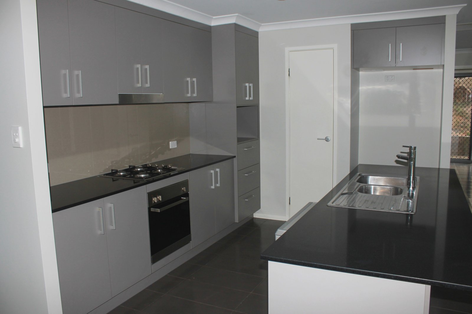 19 Ronald Crescent BENARABY 14