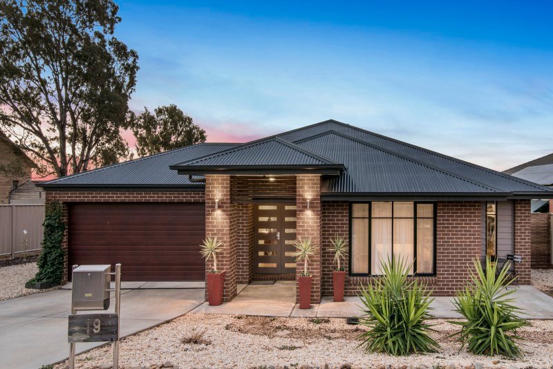 19 Ross Street WHITE HILLS 1