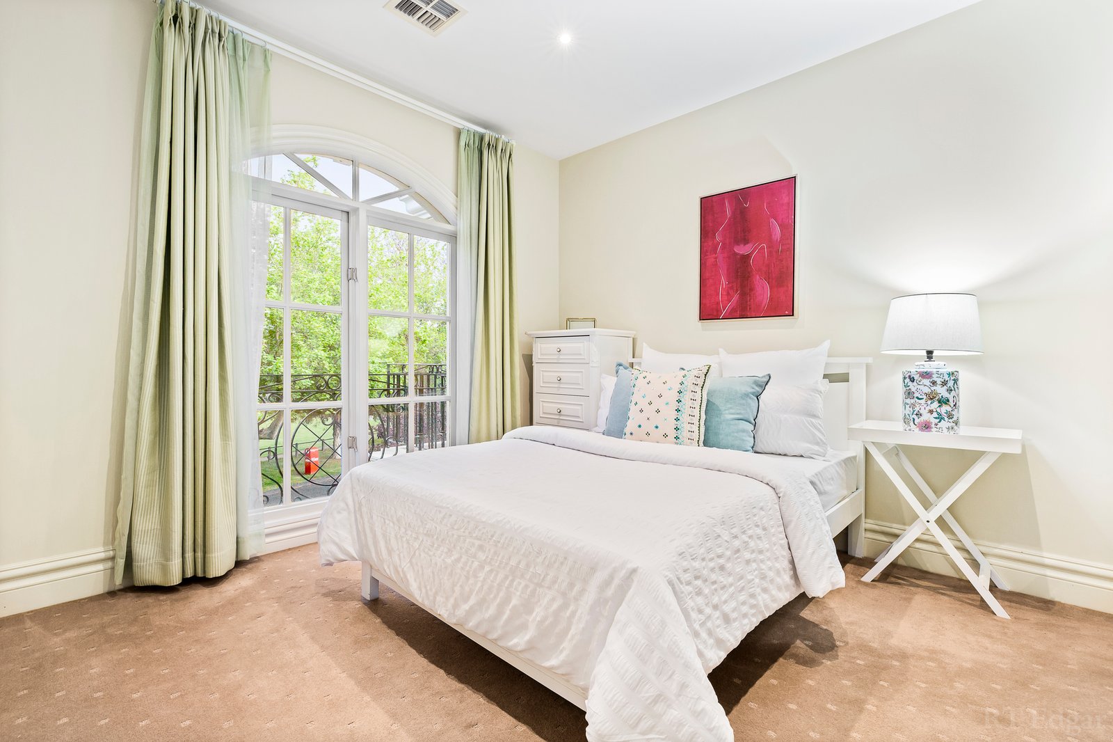 Real Estate and Property in 19 Rubens Grove, Canterbury, VIC