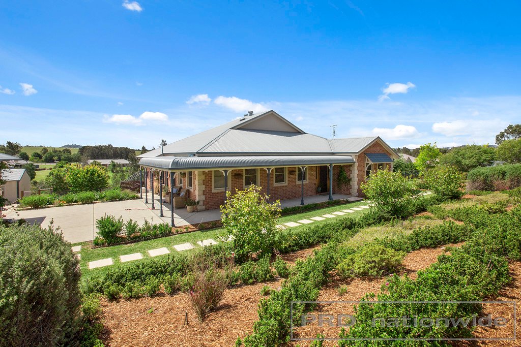 19 Sandstone Drive WINDELLA 1
