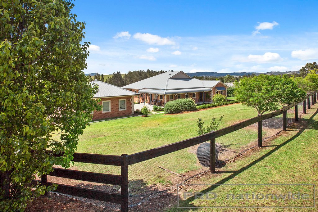 19 Sandstone Drive WINDELLA 2
