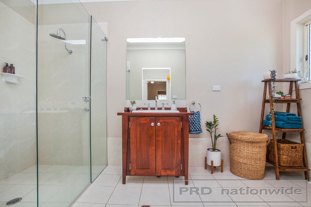 19 Sandstone Drive WINDELLA 19