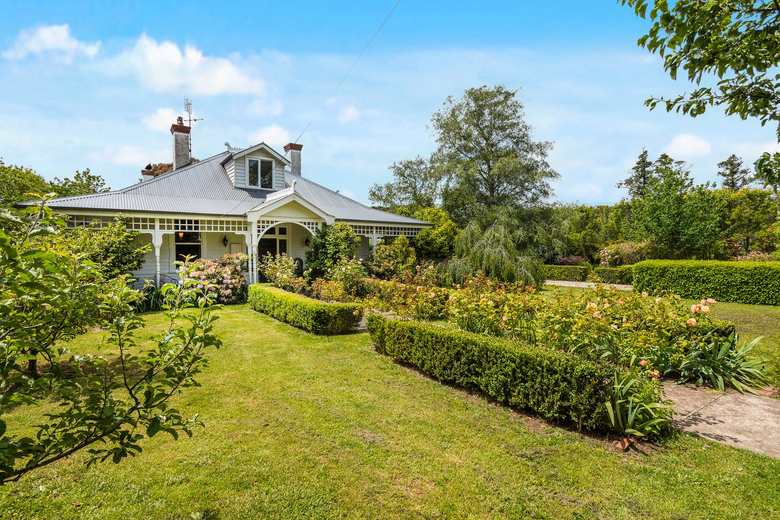 Real Estate and Property in 19 Savages Lane, Woodend, VIC