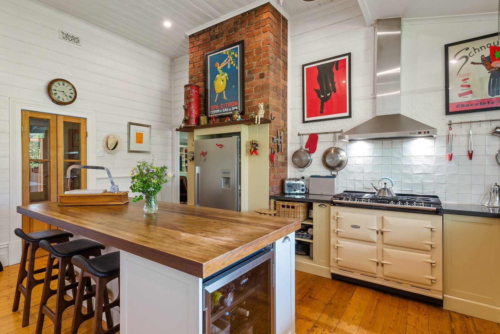 Real Estate and Property in 19 Savages Lane, Woodend, VIC