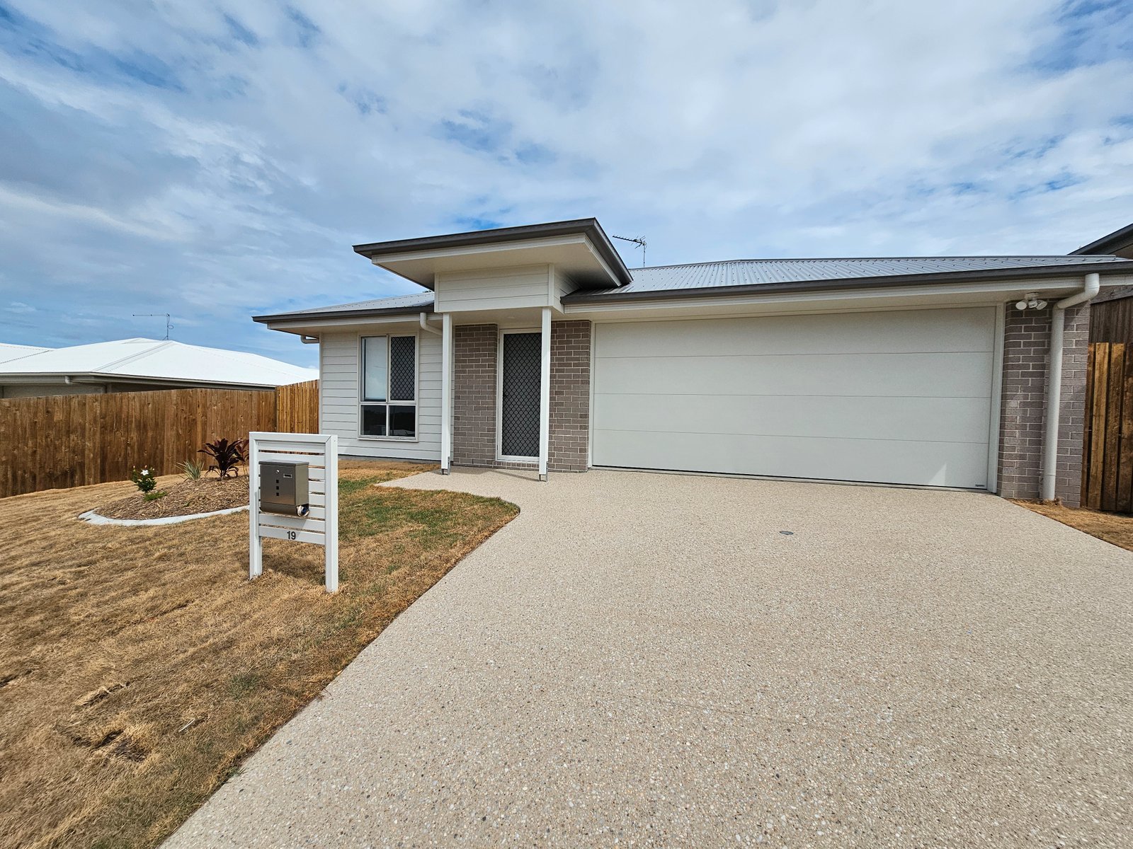 19 Scampi Drive CLINTON 1