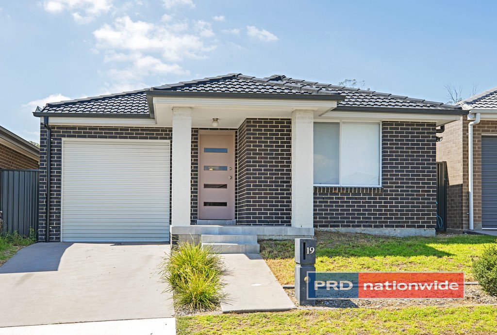 19 Scarlet Street JORDAN SPRINGS 1