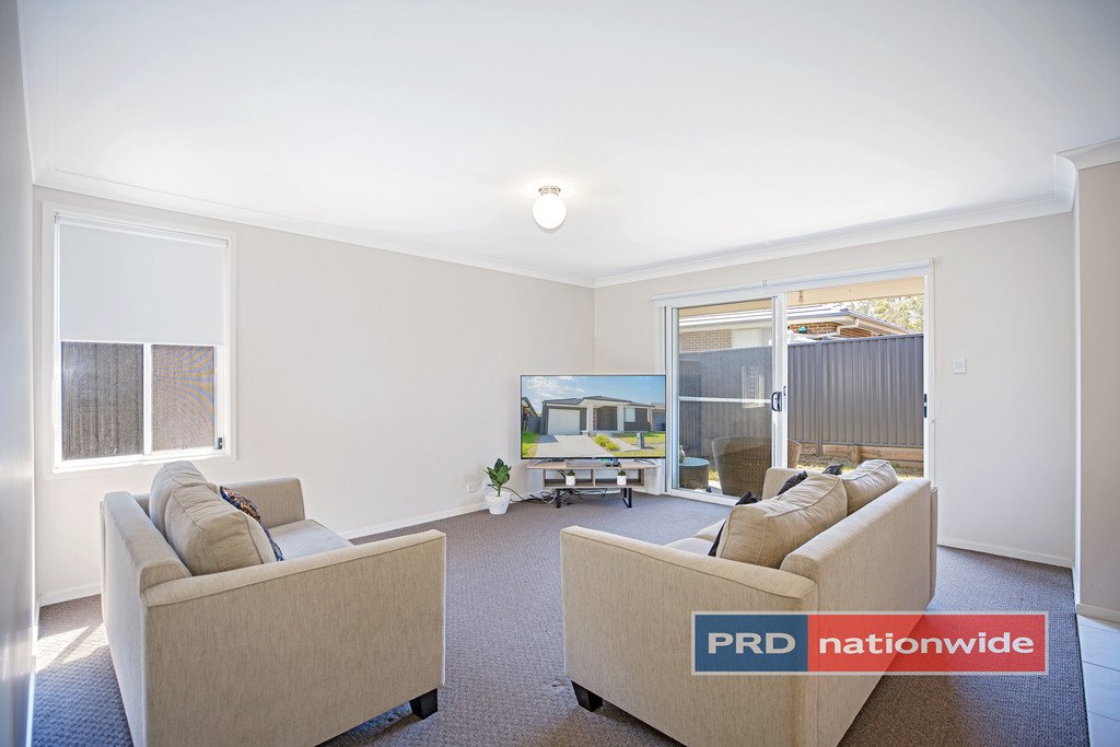 19 Scarlet Street JORDAN SPRINGS 3
