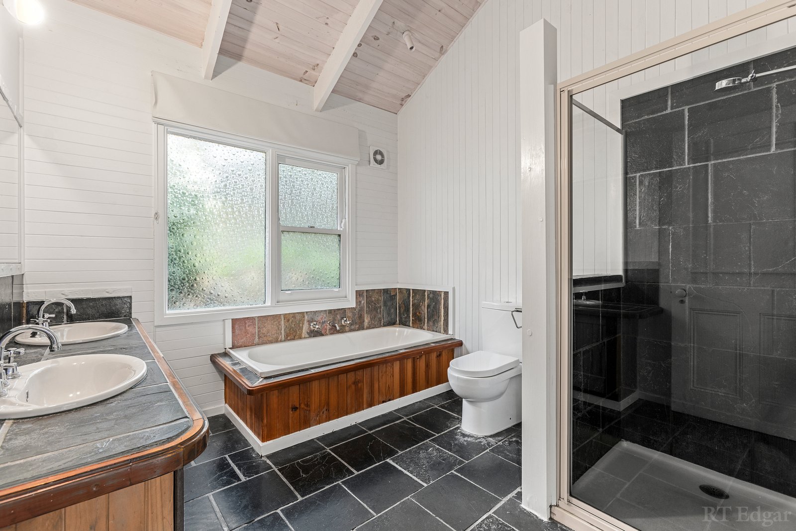 Real Estate and Property in 19 Seagull Grove, Ocean Grove, VIC