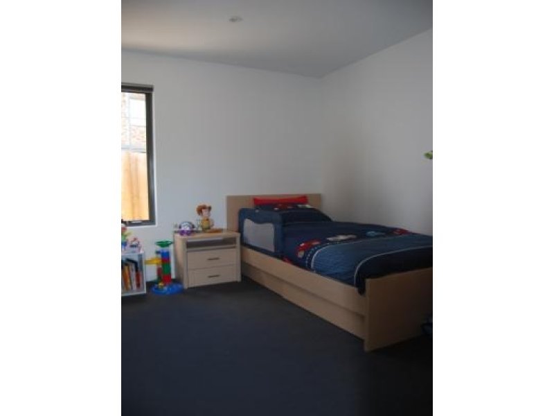 19 Shirley Blvd  LENAH VALLEY 5