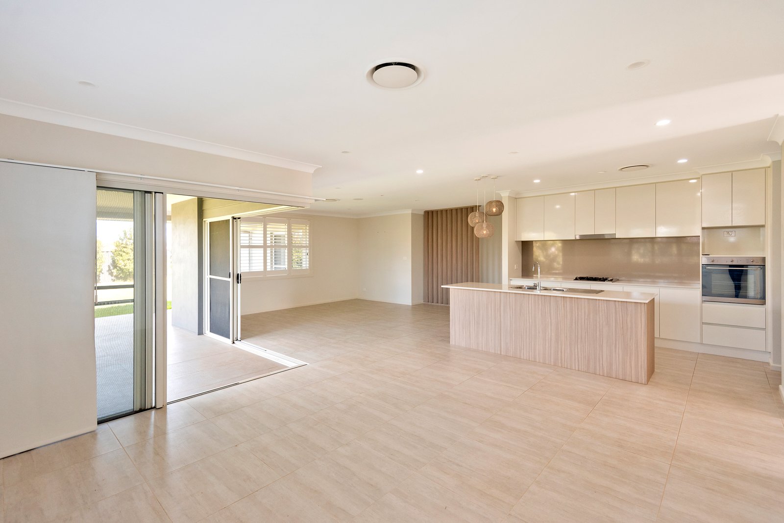 19 Simmental Way TAMWORTH 2