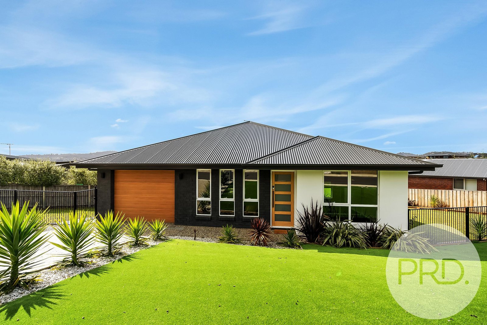 19 Skillion Road HOWRAH 1