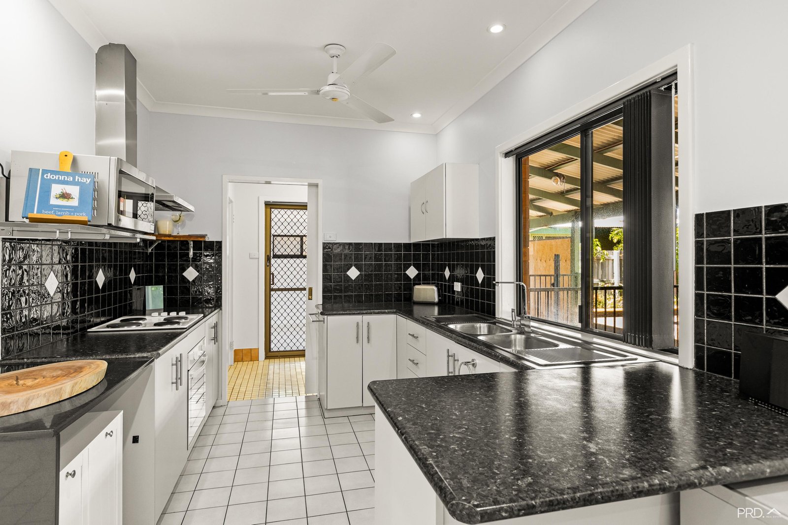 19 Slater Road CABLE BEACH 9