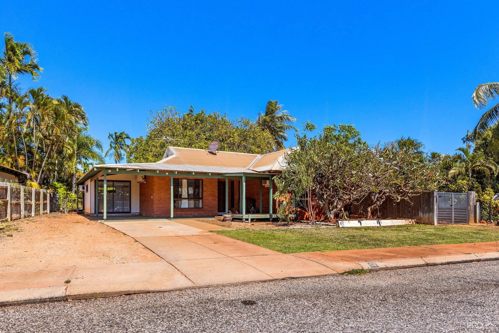 19 Slater Road CABLE BEACH 28