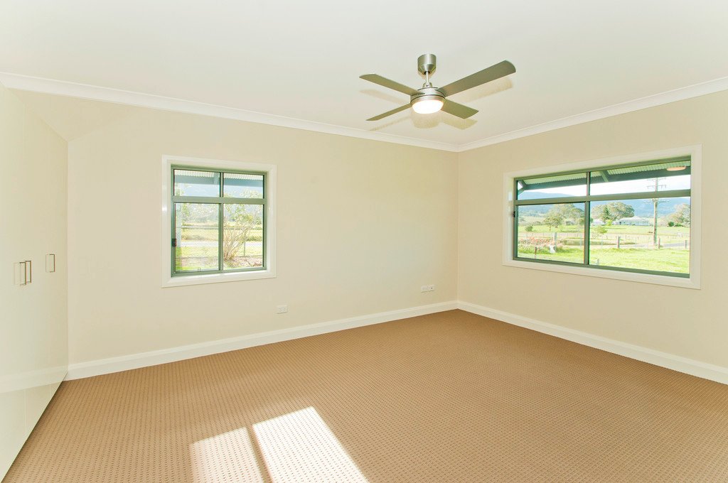 19 South Avondale Road DAPTO 5