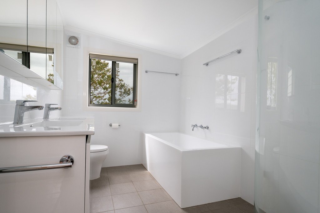 19 South Avondale Road DAPTO 5