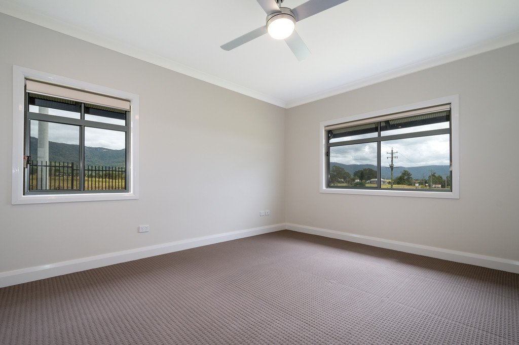 19 South Avondale Road DAPTO 7