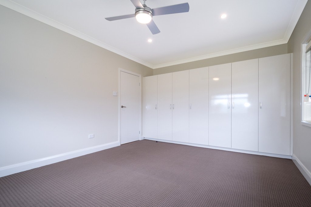 19 South Avondale Road DAPTO 8