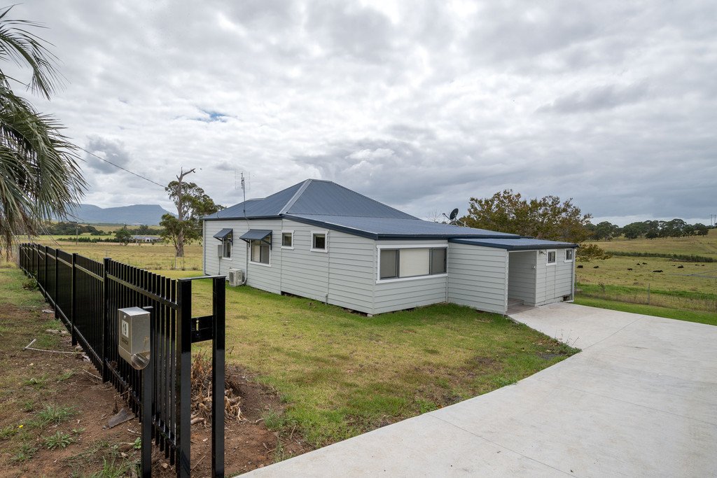 19 South Avondale Road DAPTO 11