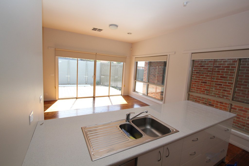 1/9 Spencer Street SEBASTOPOL 4