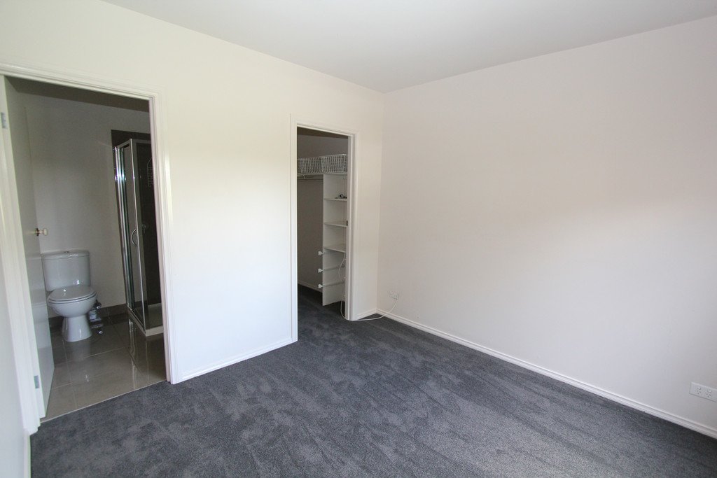 1/9 Spencer Street SEBASTOPOL 7