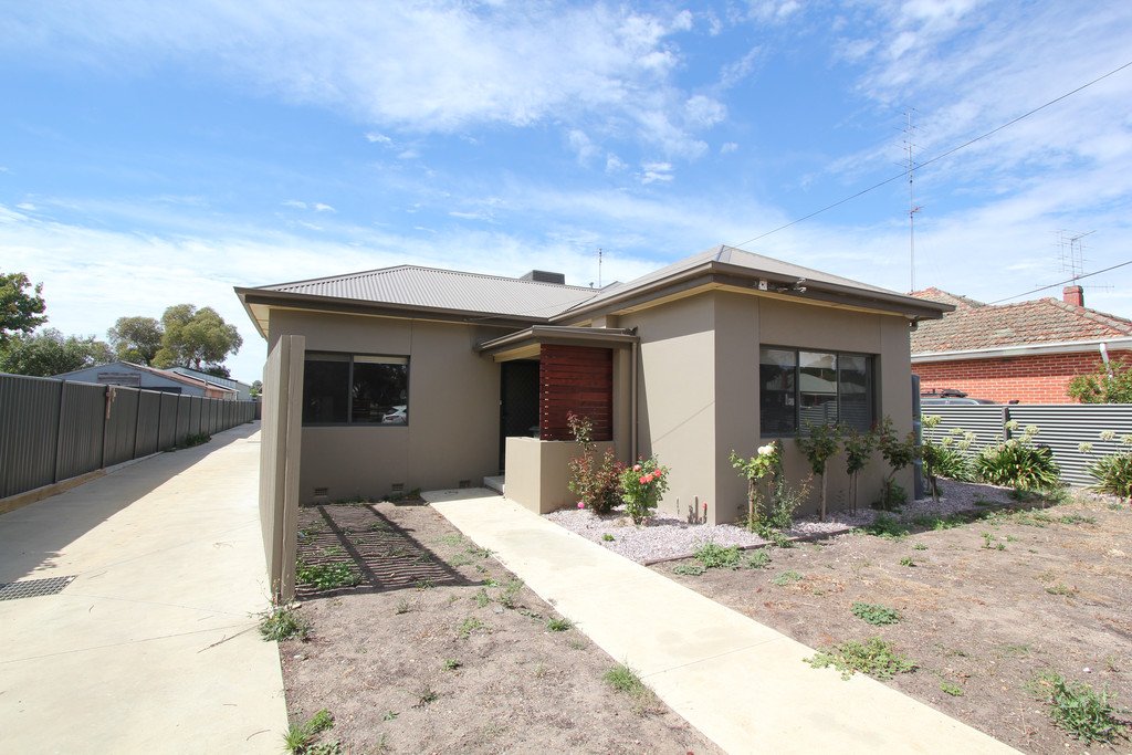 1/9 Spencer Street SEBASTOPOL 1