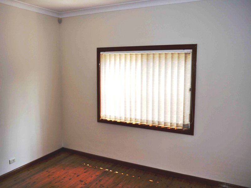 19 St Albans Road KINGSGROVE 5