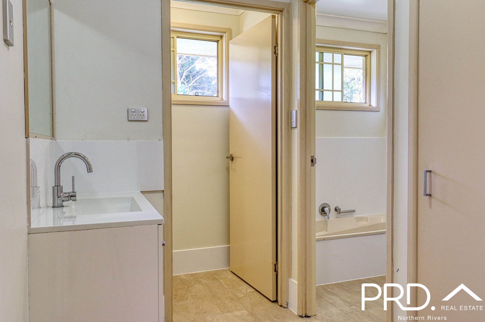 1/9 Stanley Court GOONELLABAH 10